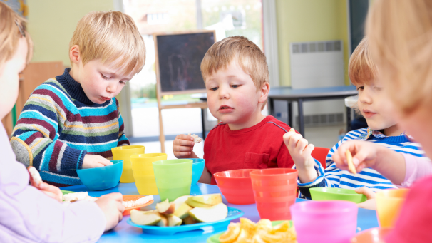 Image showing children at lunch time in an early years setting